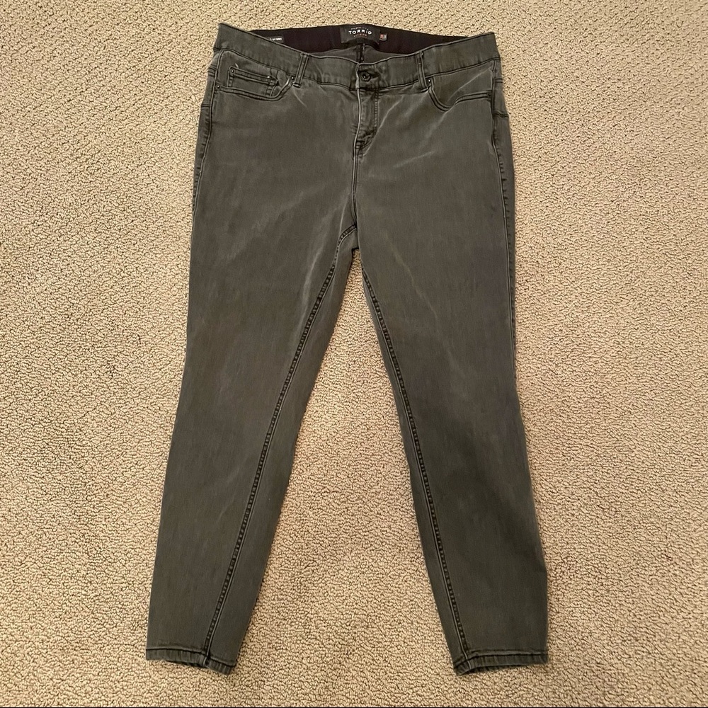 Torrid Bombshell Skinny Premium Stretch Black Denim Jeans Women’s Size 20 - Picture 2 of 13